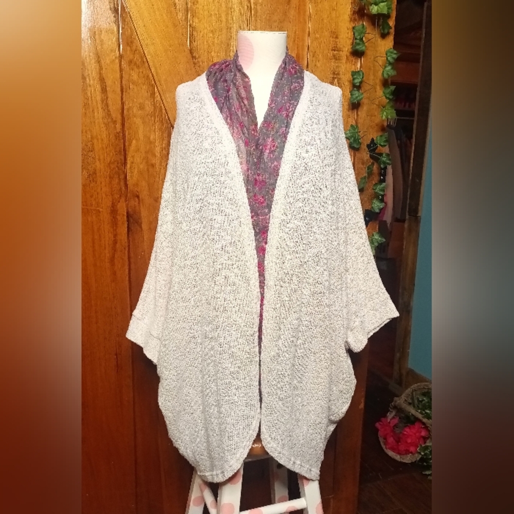 **NWOT** Vintage Mossimo White Cardigan 🤍